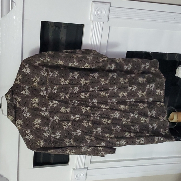 Ivy Crew classics tropical short sleeve shirt - Picture 7 of 8